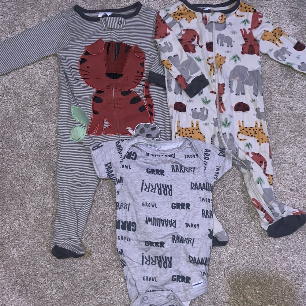 Gerber Bundle, Sleepers and Bodysuit | Size 0-3 Months